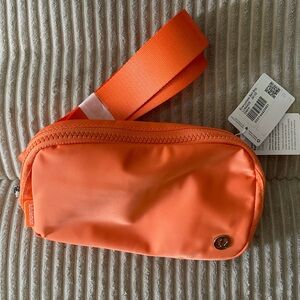 Lululemon everywhere belt bag NWT
